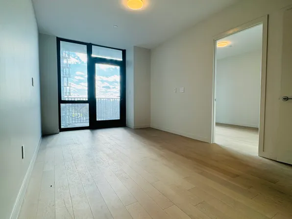 131-02 A 40th Road image 5 of 24