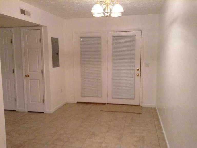 1150 Old Flemingsburg Rd — Photo 1