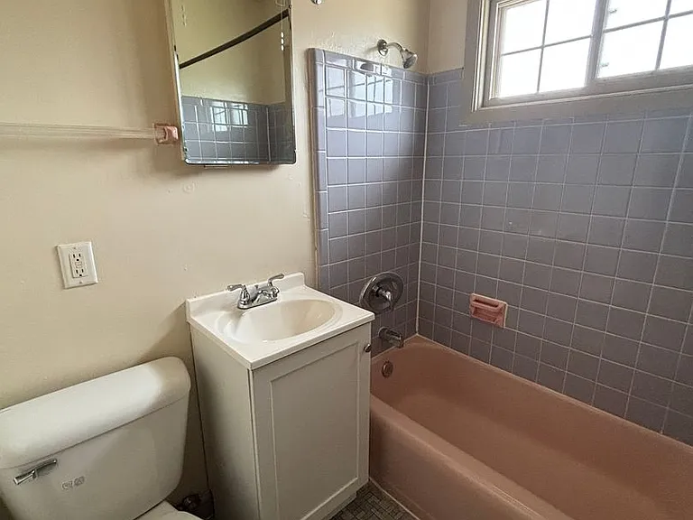 7558 W Nash St — Photo 3
