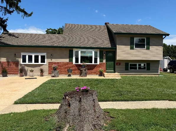 19 Lynch Farm Dr, Newark, DE 19713