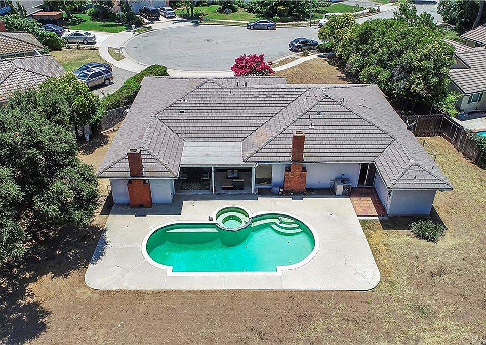 1st image of 3207 E Sunset Hill Dr