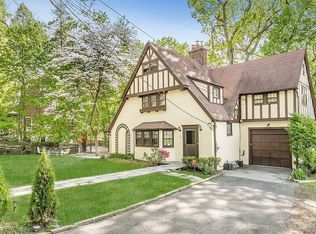 7 Overhill Rd, Scarsdale, NY 10583