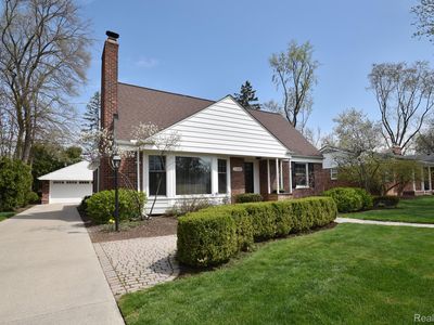 17880 Kinross Ave, Beverly Hills, MI, 48025