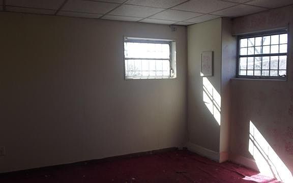 3rd image of 1712 NW Reynolds St