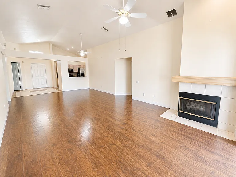 4201 Pine Isle Dr — Photo 7