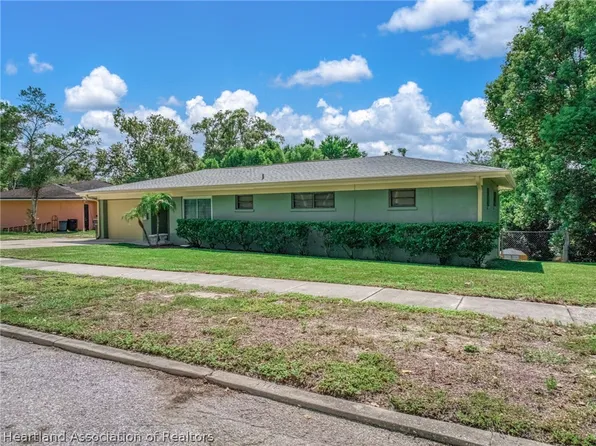 914 Santa Maria Rd, Lake Wales, FL 33853