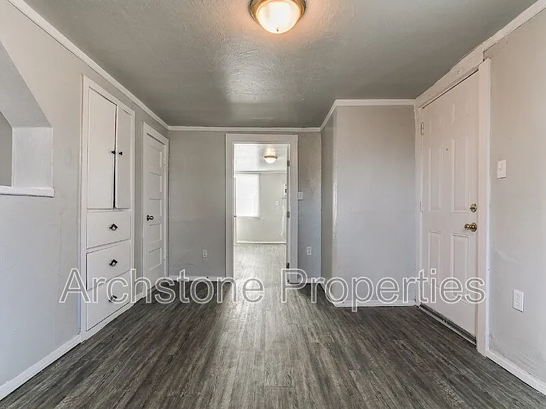 1233 N Grand Blvd — Photo 6