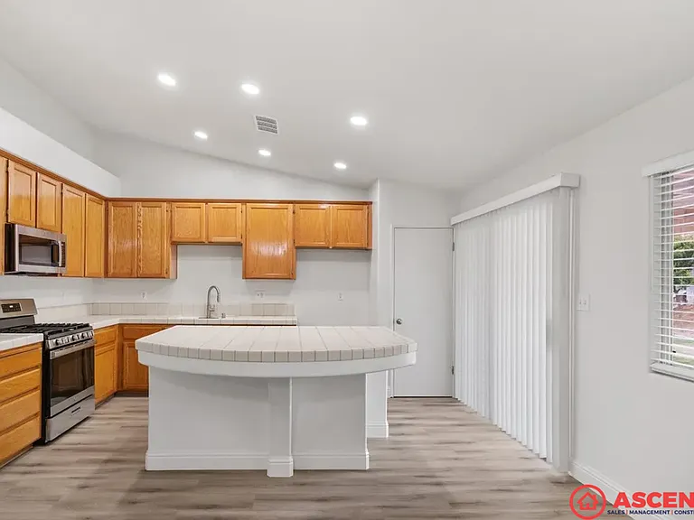 5905 Oneida Falls Dr — Photo 9