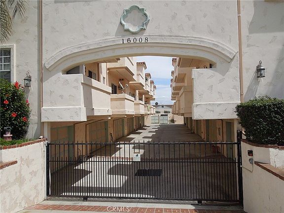 5th image of 16008 La Salle Ave Unit 3