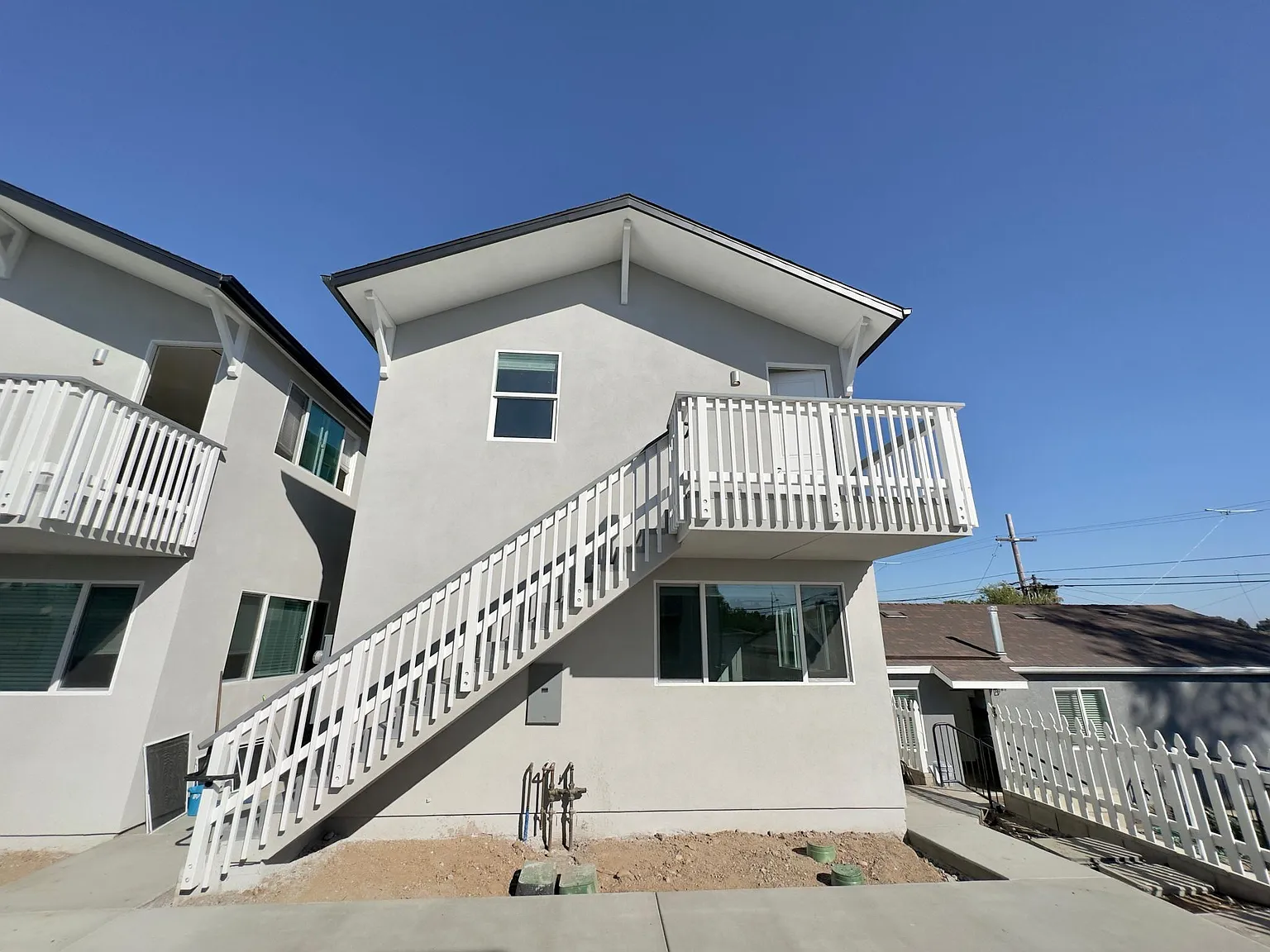 2 bed, 768 sqft, $3,295 — Photo 1