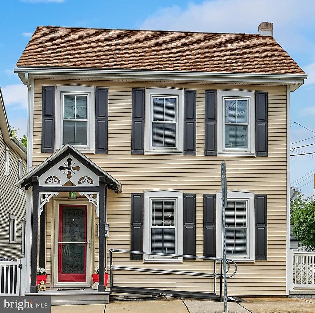379 E Main St, Lititz, PA 17543 Zillow