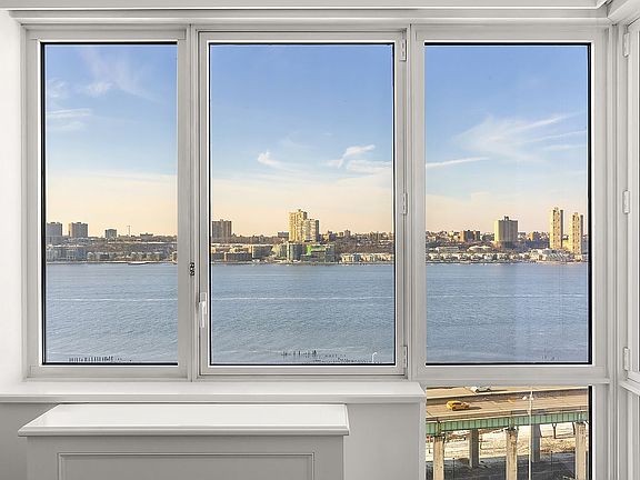 5th image of 80 Riverside Blvd #15B