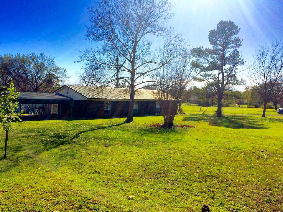 More photos from an old listing on zillow if you enter home