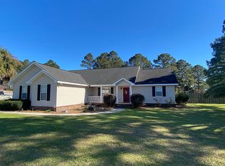40 Canterbury Way, Waverly, GA 31565