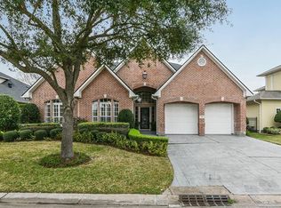 42 Blooming Grove Ln, Houston, TX 77077