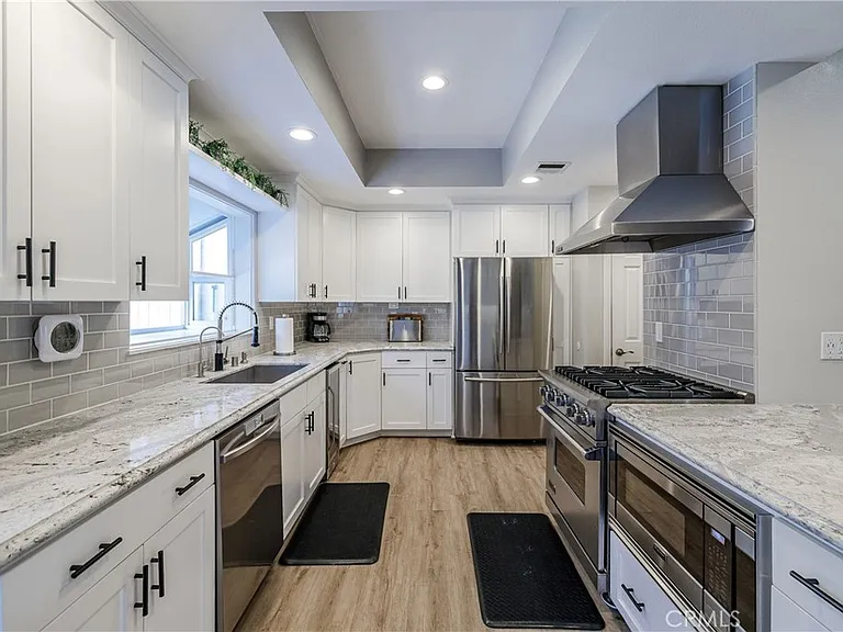 1219 S Catalina Ave — Photo 13