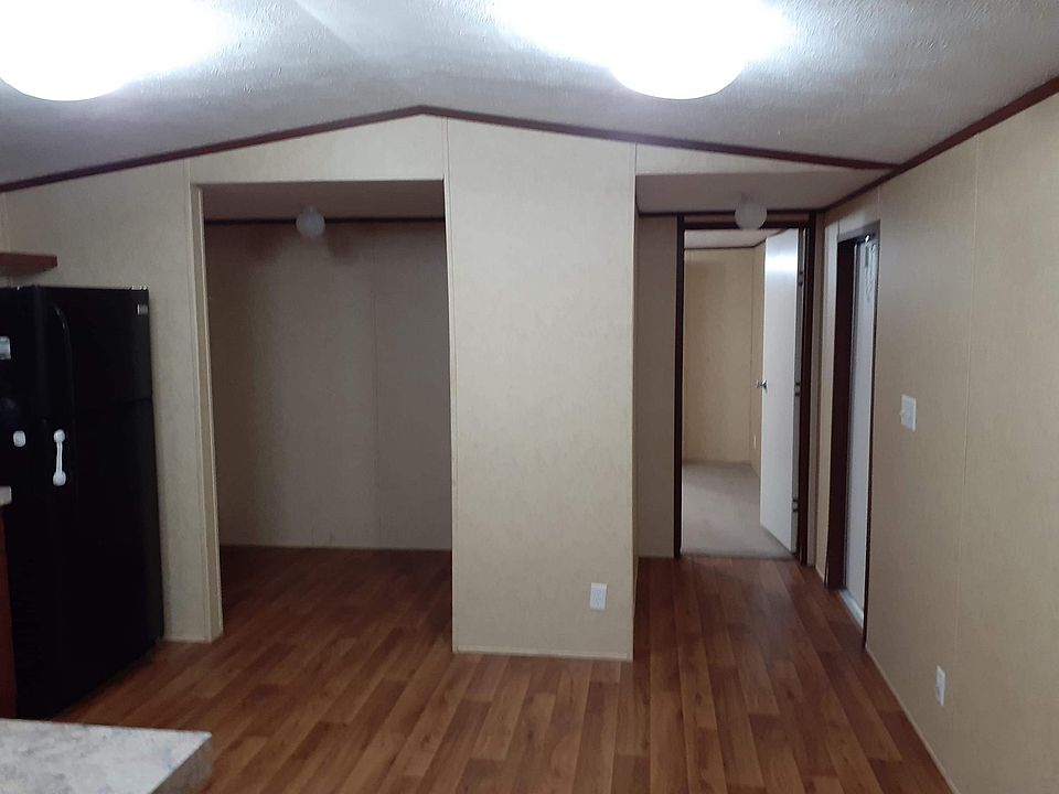 2nd image of 256 Avon Village Dr