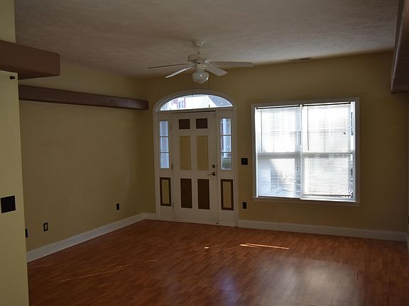 4th image of 400 Sea Knight Lane
