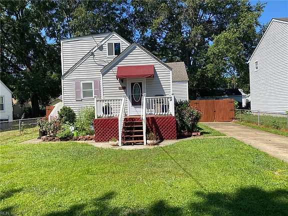 3rd image of 2411 Aspin St