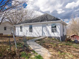 2230 Fairview St, Christiansburg, VA 24073