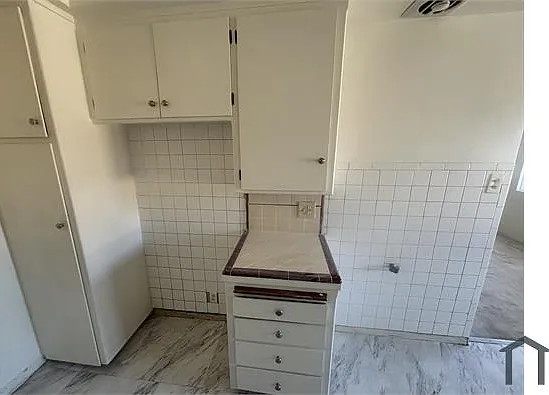 1435 W 105th St #10 — Photo 17