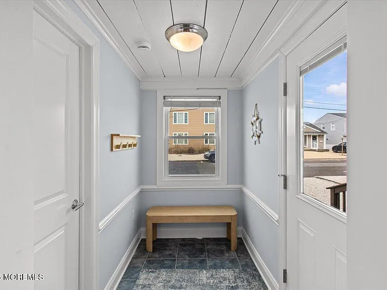 106 Makin Ave — Photo 17