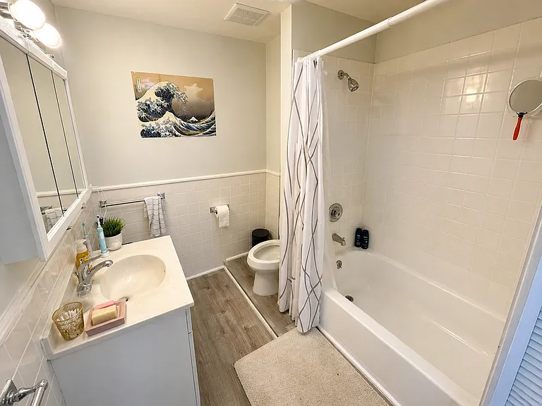 136 W 7th St #2 — Photo 8
