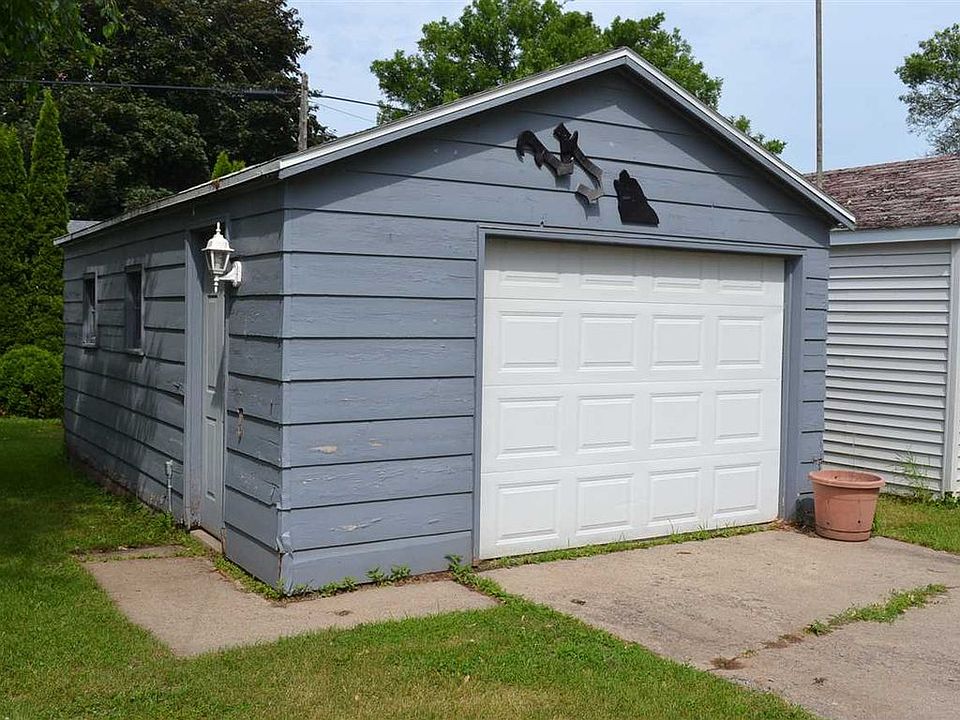 2nd image of 2345 Mount Vernon St