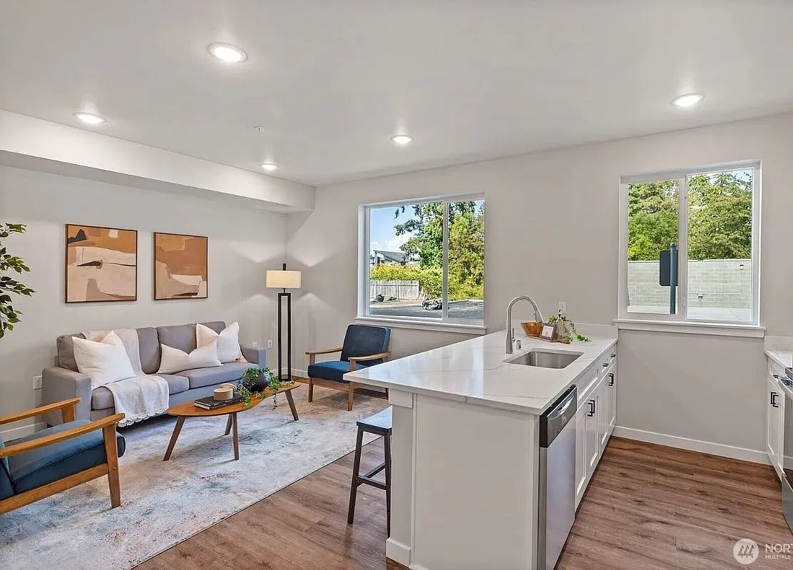 2 bed, 795 sqft, $1,995 — Photo 3