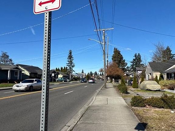 5th image of 208 M St SE