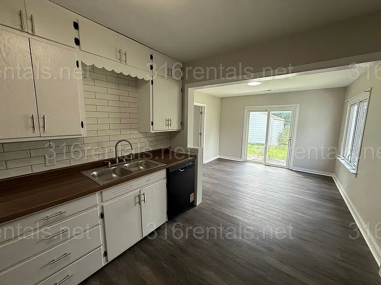 2301 S Laura Ave — Photo 7