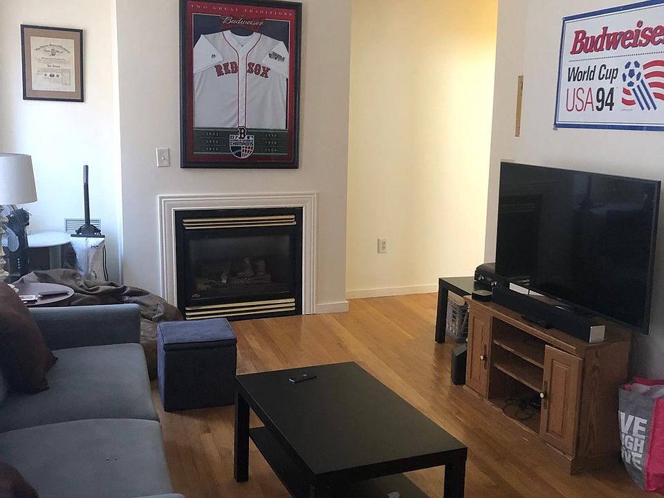 2nd image of 25 Cleveland Pl #5