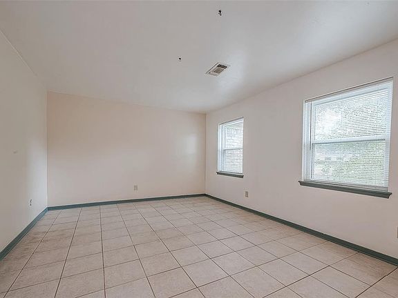 2nd image of 12711 Park Forest Dr