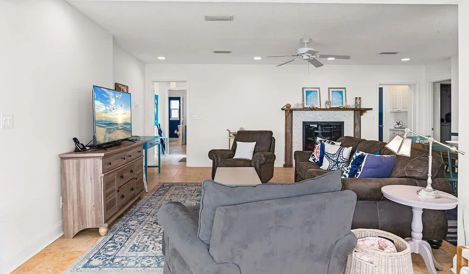 3 bed, 3.0 bath, 1743 sqft, $10,003 — Photo 2
