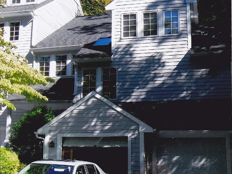 100 Winterbourne Ln — Photo 1