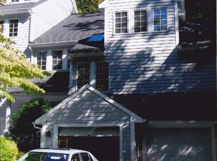 100 Winterbourne Ln, Canton, CT 06019