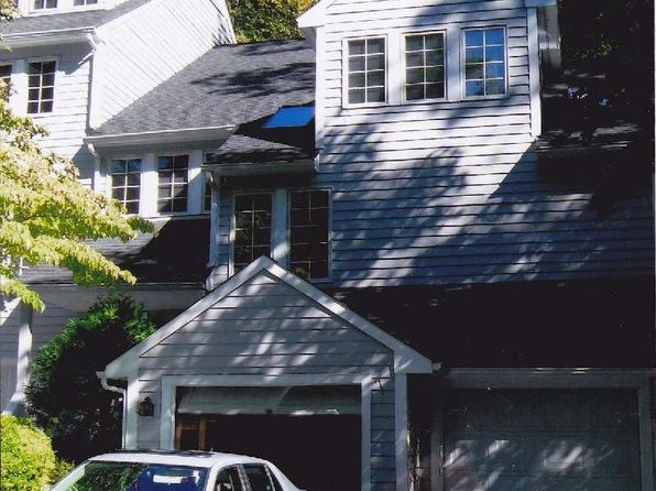 100 Winterbourne Ln
