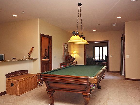 Downstairs great room w/ bar