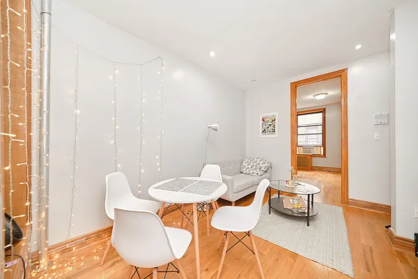 Rented by Living New York | media 8