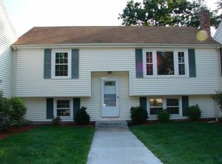 285 Cowell Rd, Wrentham, MA 02093