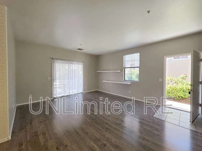 1151 S 16th Pl — Photo 17