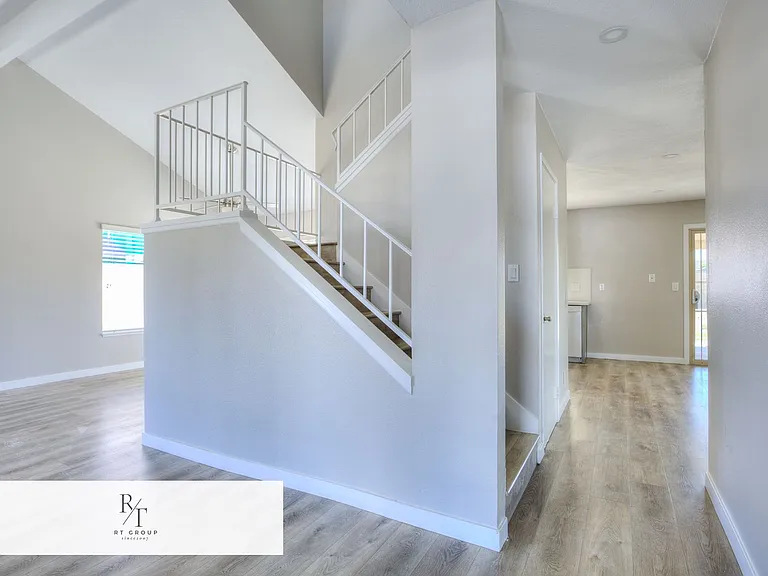 15326 Swarens Ct — Photo 18