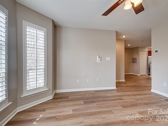 5th image of 623 Olmsted Park Pl APT D