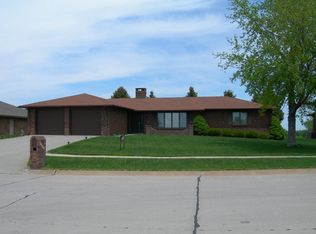 2808 Rolling Hills Dr, Norfolk, NE 68701