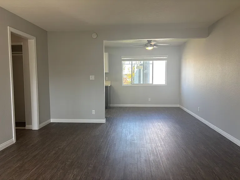 Villa Serrano Apartment Homes — Photo 76