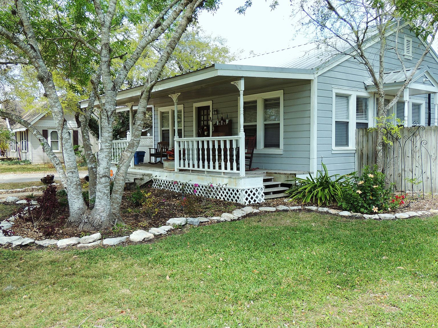 611 Burton St, Woodsboro, TX 78393 Zillow