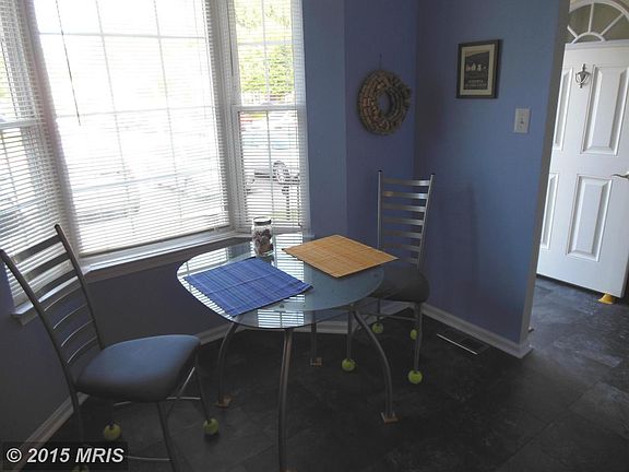 Eat-In Kitchen