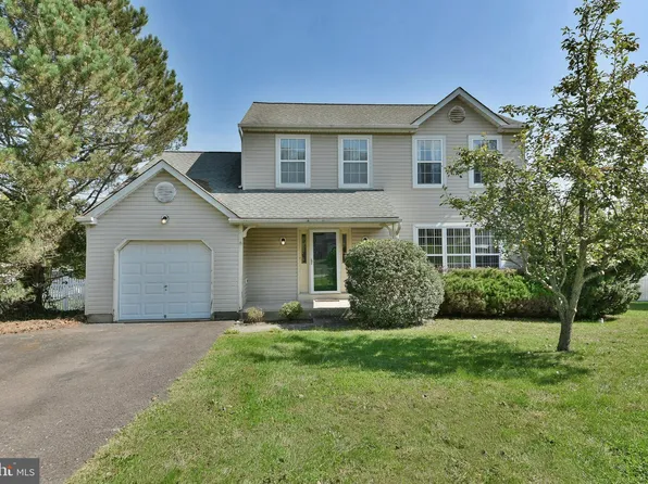 15 Patriot Dr, Chalfont, PA 18914