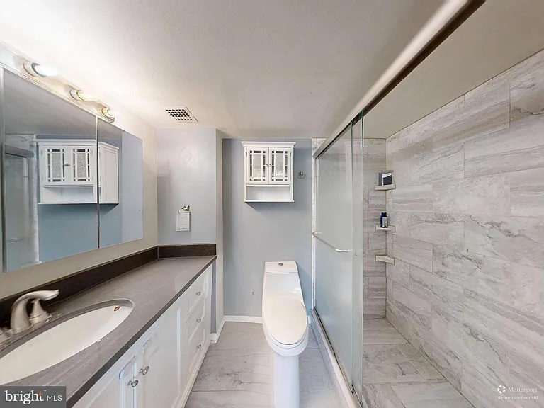 200 N Pickett St #207 — Photo 40