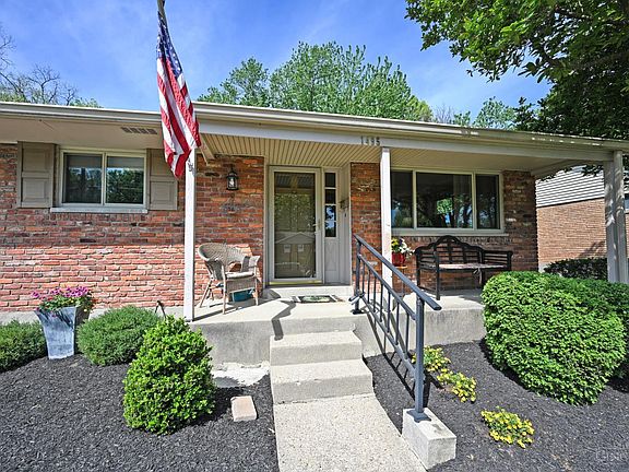 5th image of 1495 Blueorchard Dr